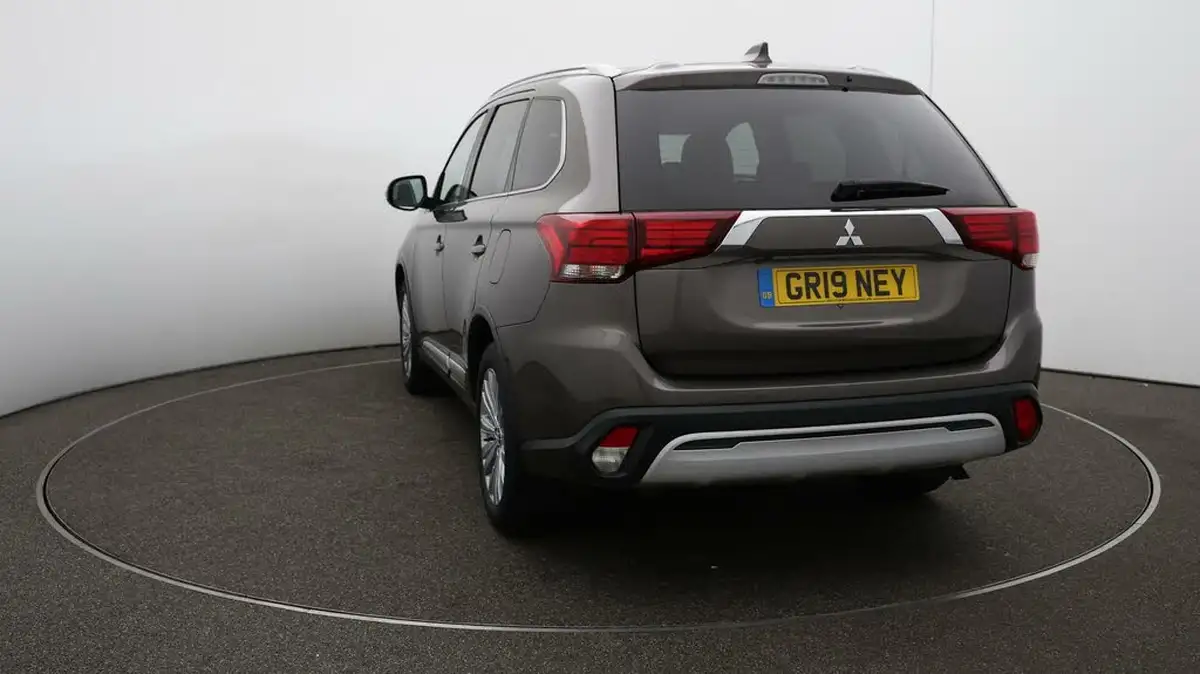 2019-mitsubishi-outlander-20-exceed-big-52