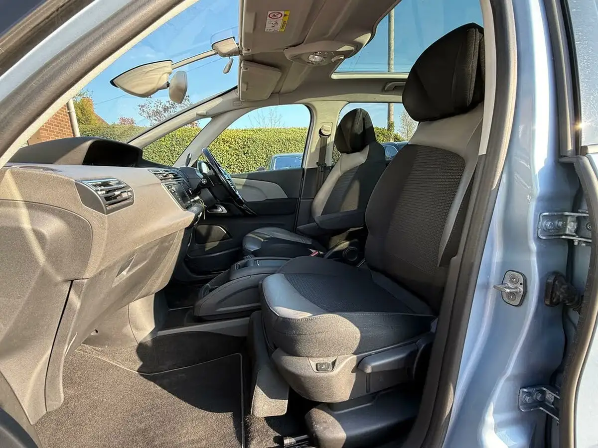 2015-citroen-grand-c4-picasso-16bluehdi-exclusive-eat6-big-65
