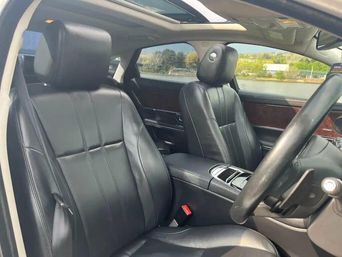 2014-jaguar-xj-series-30td-xj-premium-luxury-swb-big-10