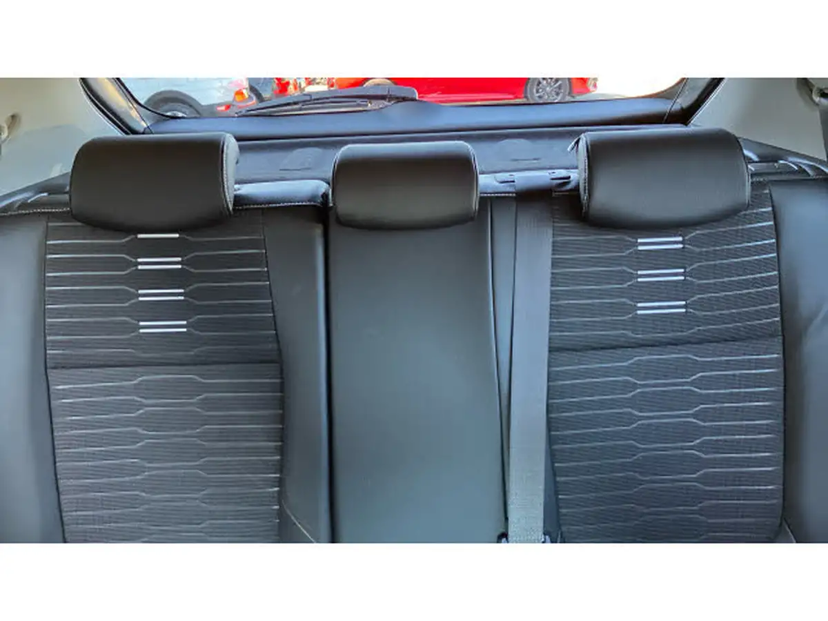2024-kia-stonic-10-t-gdi-gt-line-s-98bhp-dct-big-14