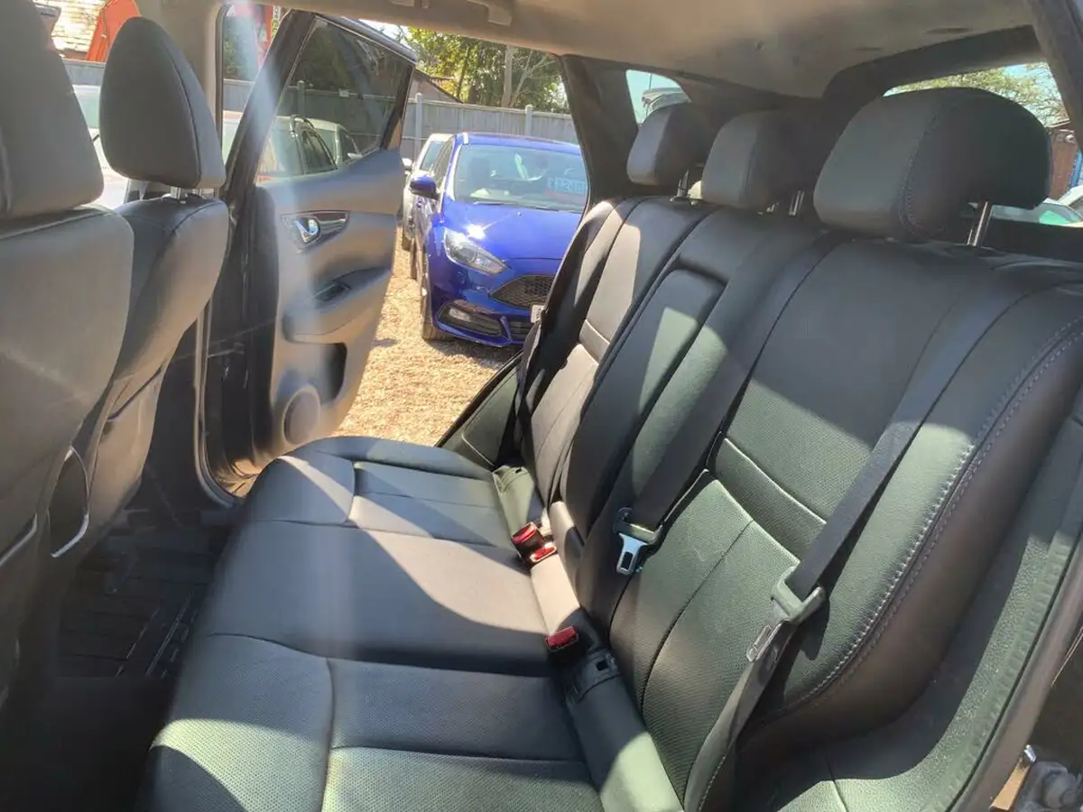 2014-nissan-qashqai-16dci-tekna-4x4-big-38