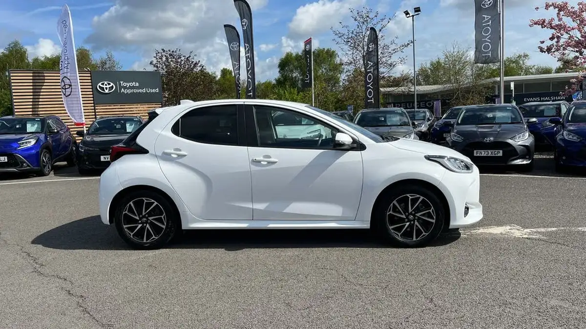 2022-toyota-yaris-15-vvt-i-design-big-15