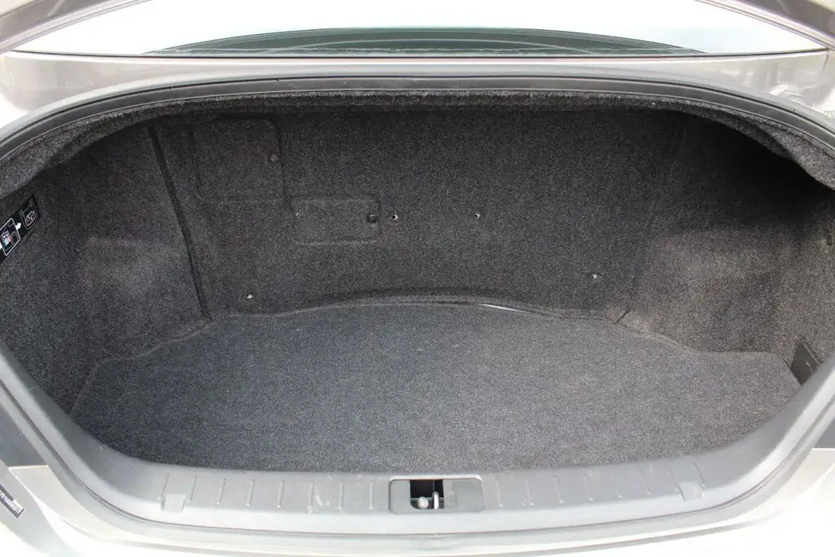 2014-infiniti-q70-35-gt-premium-hybrid-big-33