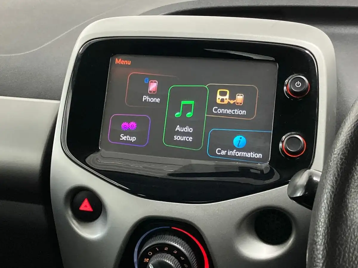 2017-citroen-c1-12-puretech-furio-big-25