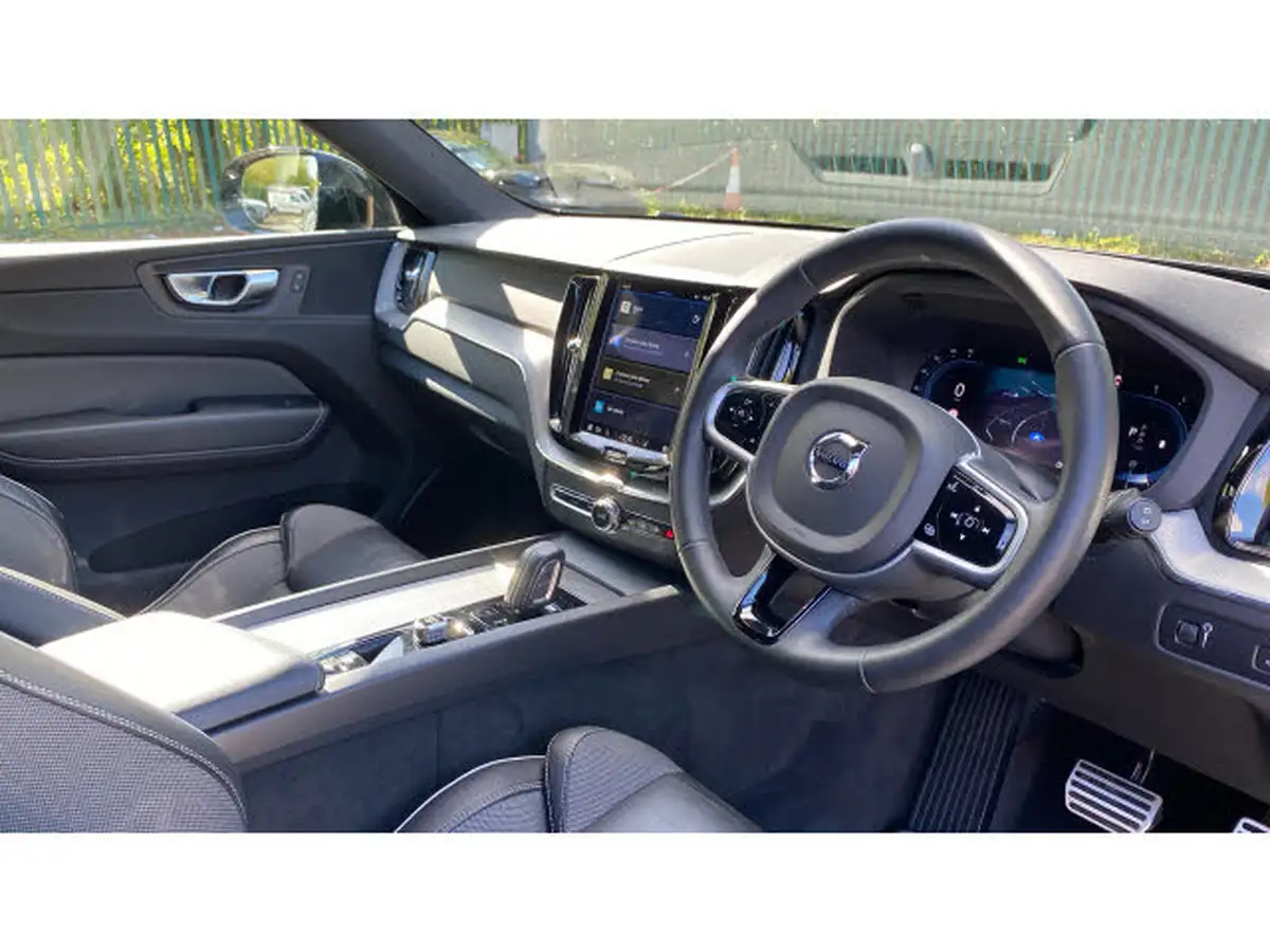 2021-volvo-xc60-20td-b4-r-design-awd-big-4