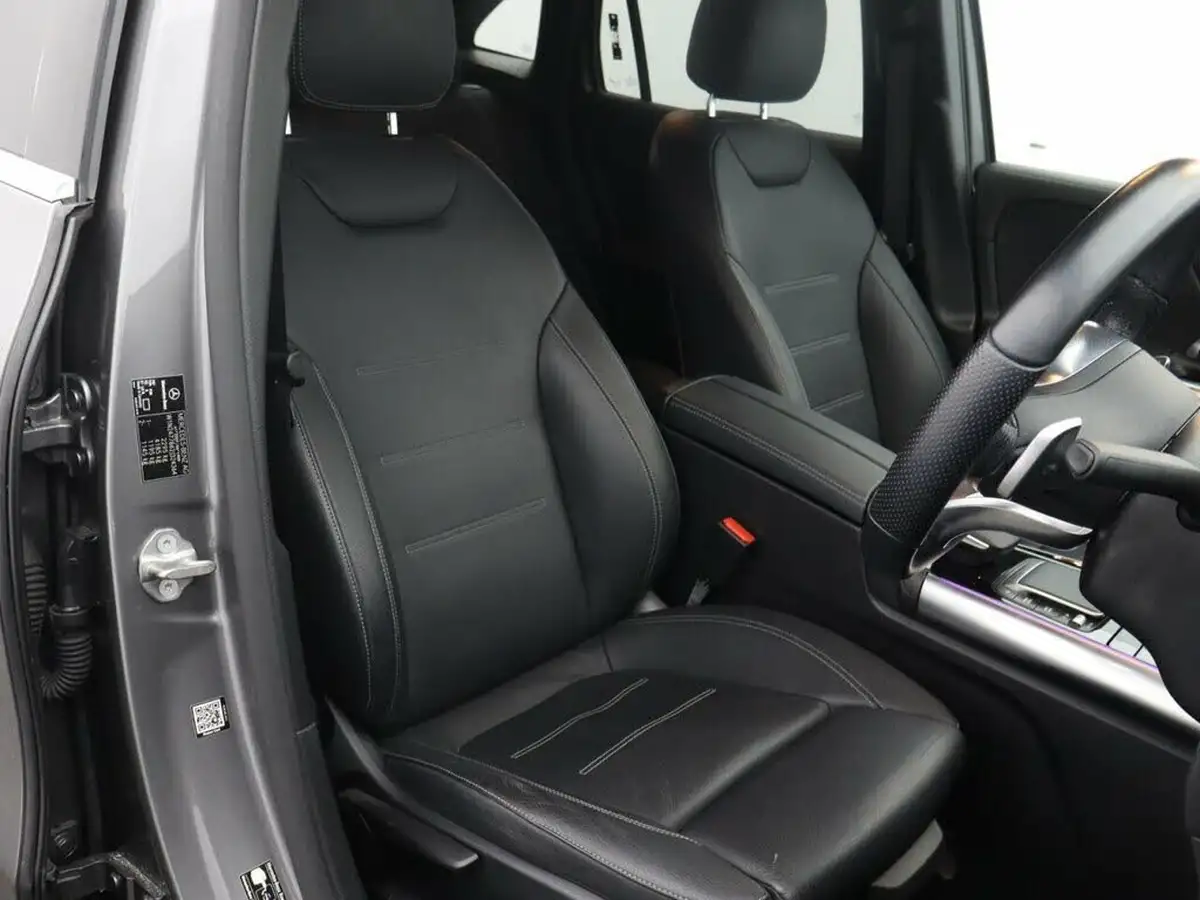 2021-mercedes-benz-gla-class-big-9