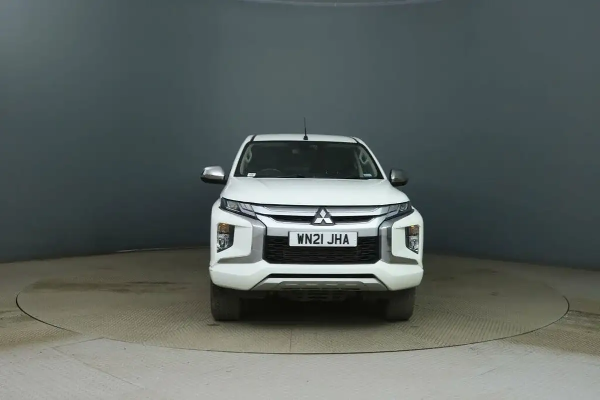 2021-mitsubishi-l200-22di-d-barbarian-big-1