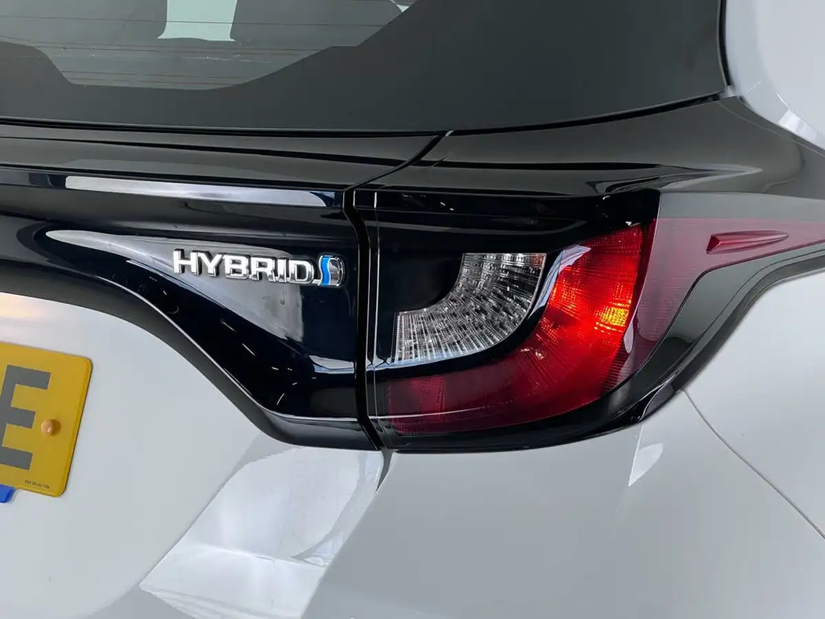 2022-toyota-yaris-15-vvt-i-icon-big-7
