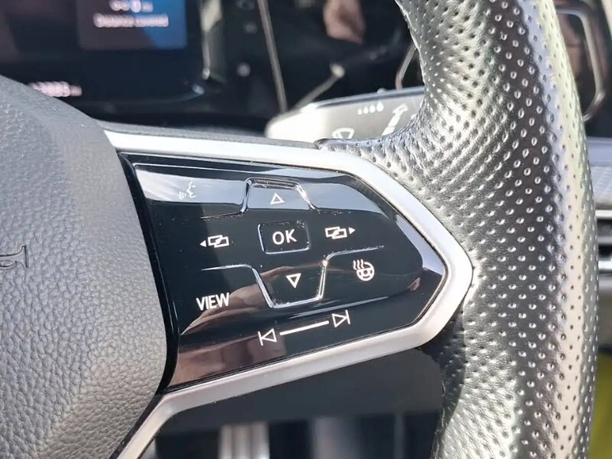 2022-volkswagen-golf-15-tsi-r-line-130ps-hatchback-big-16