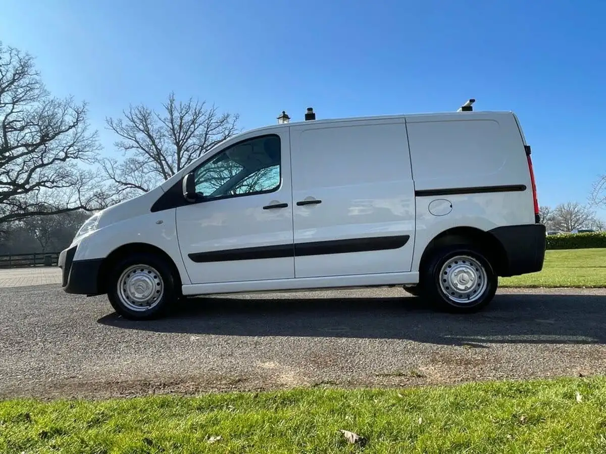 2014-citroen-dispatch-16td-enterprise-panel-big-12