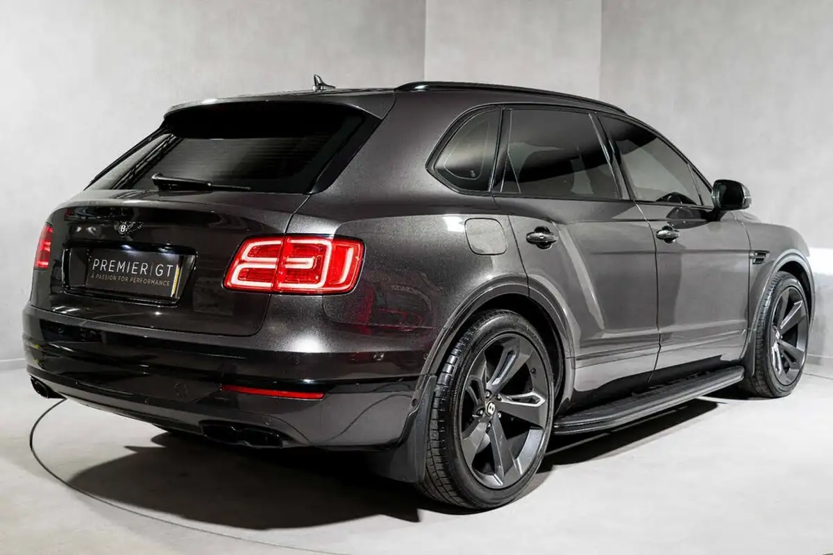 2019-bentley-bentayga-40-v8-big-3