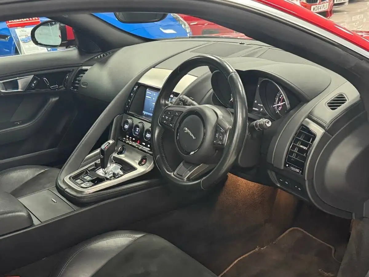 2015-jaguar-f-type-30-v6-coupe-quickshift-big-23