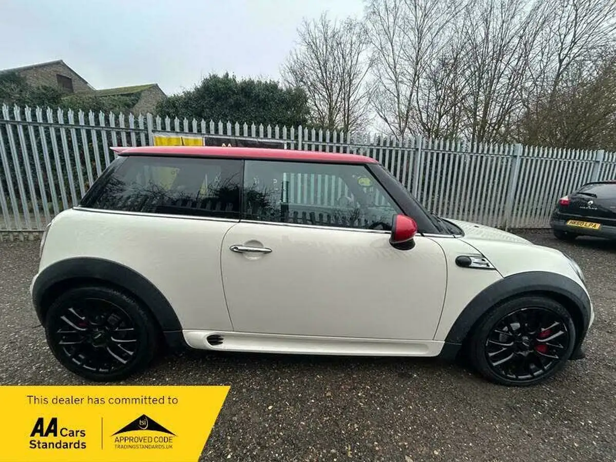 2013-mini-cooper-16-john-cooper-works-hatchback-3d-big-7