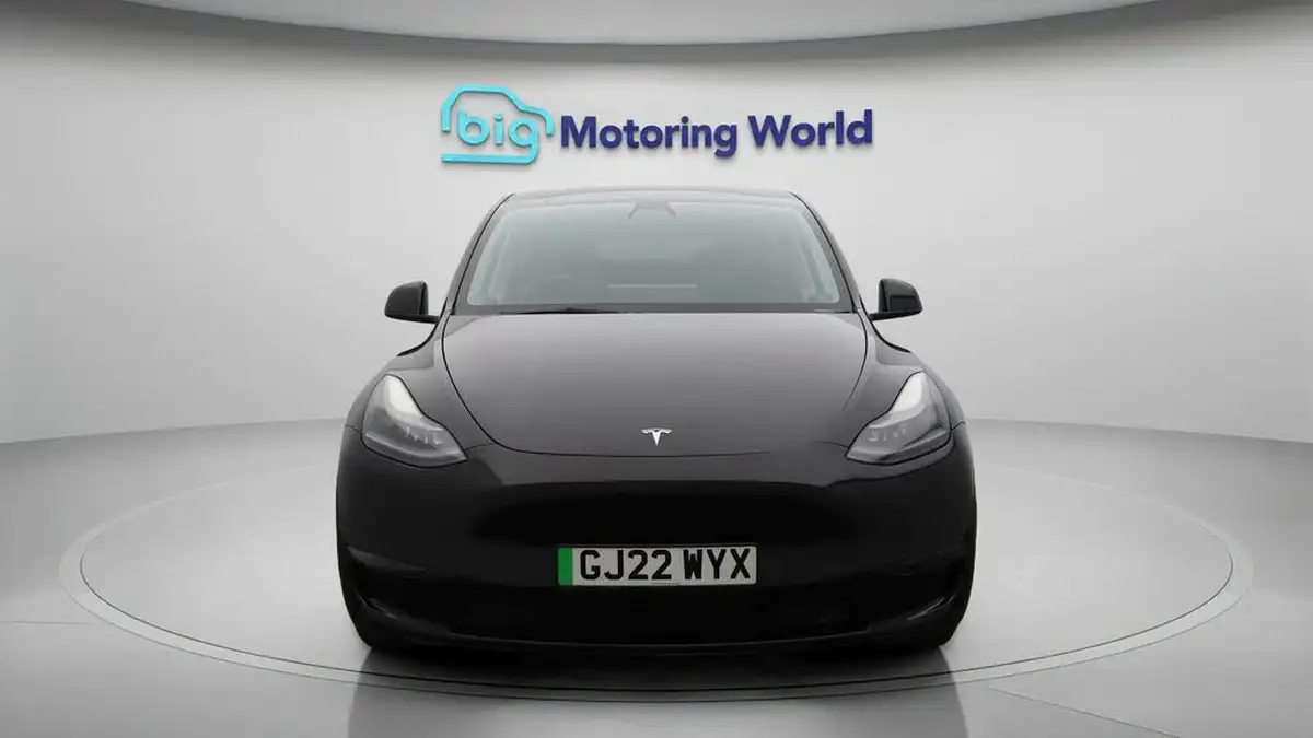 2022-tesla-model-y-e-long-range-big-2