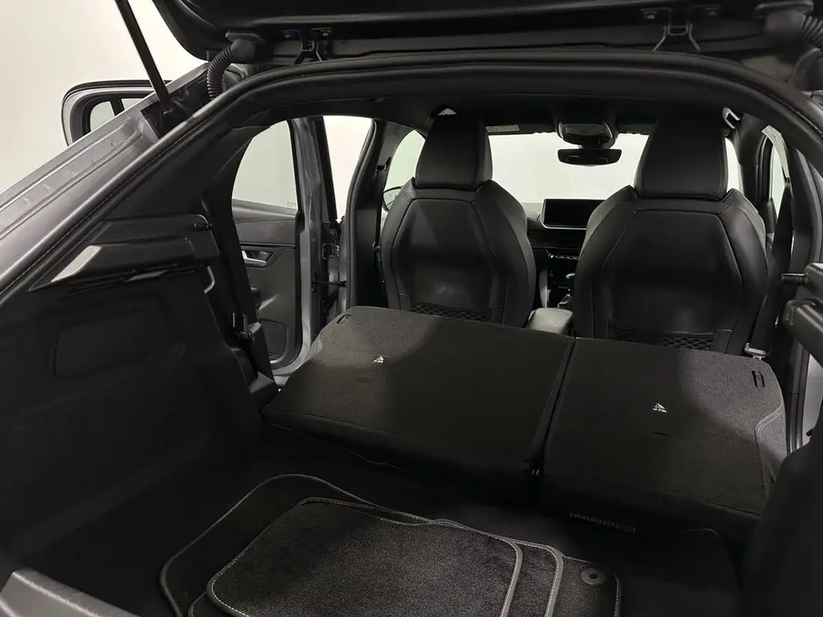2022-peugeot-208-12-puretech-gt-100ps-big-41