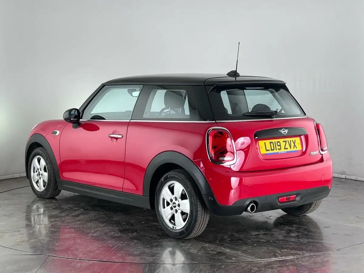 2019-mini-cooper-15-cooper-classic-hatchback-3d-big-3
