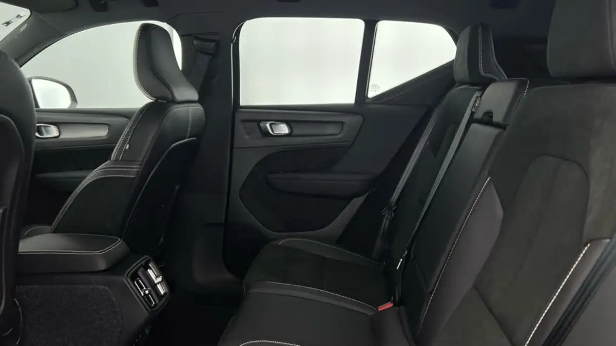 2021-volvo-xc40-15-t3-r-design-161bhp-big-6