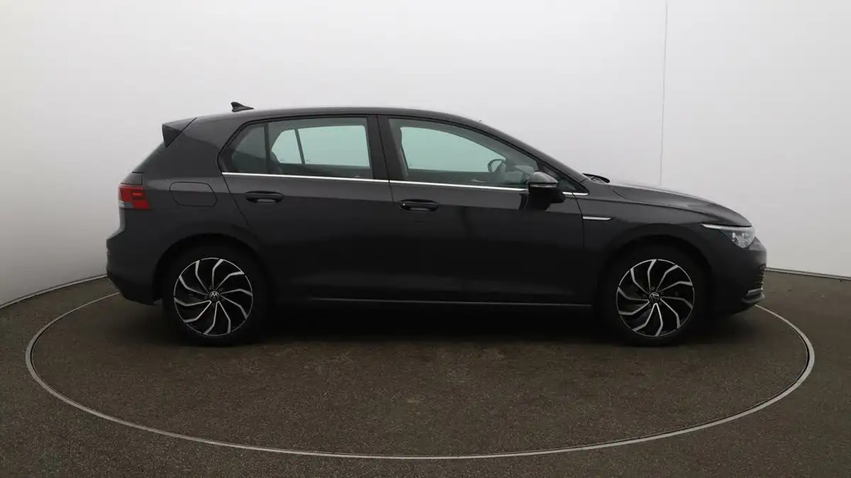 2022-volkswagen-golf-15-tsi-style-150ps-hatchback-big-41