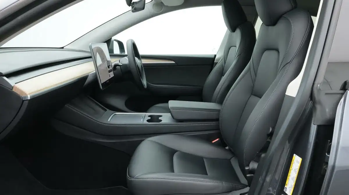 2023-tesla-model-y-e-rwd-big-14