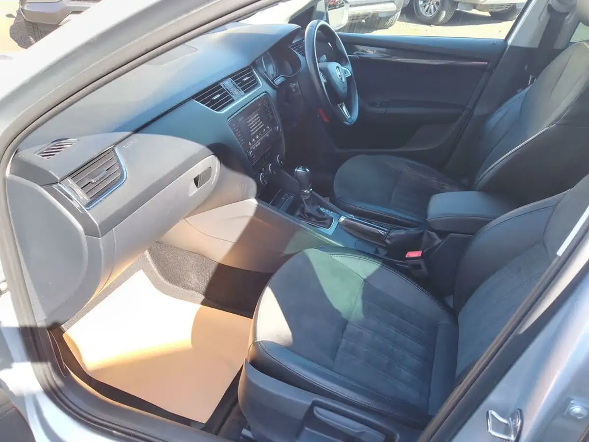 2019-skoda-octavia-20tdi-se-l-estate-dsg-big-44