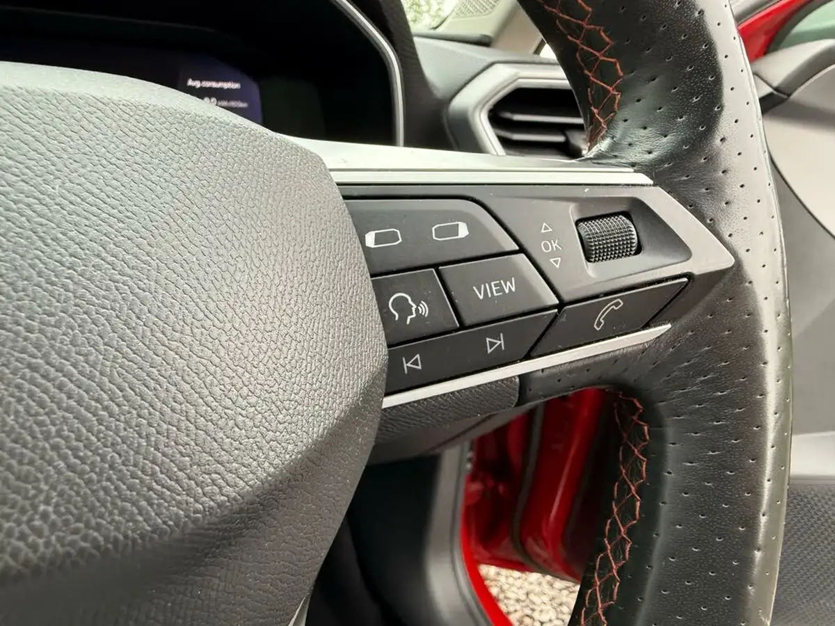 2021-seat-leon-14-e-hybrid-fr-hatchback-big-7