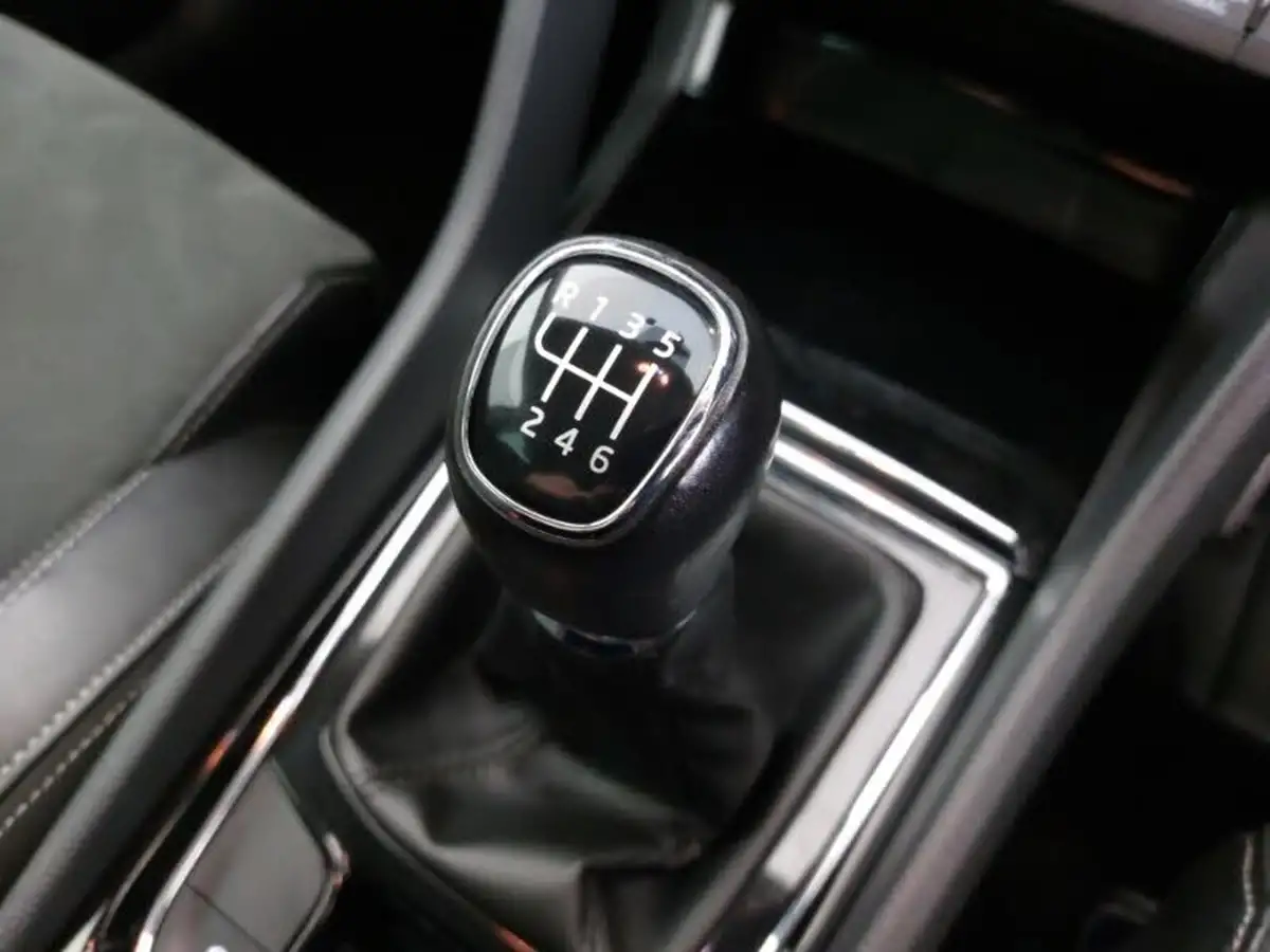 2019-skoda-karoq-10-tsi-se-l-big-18