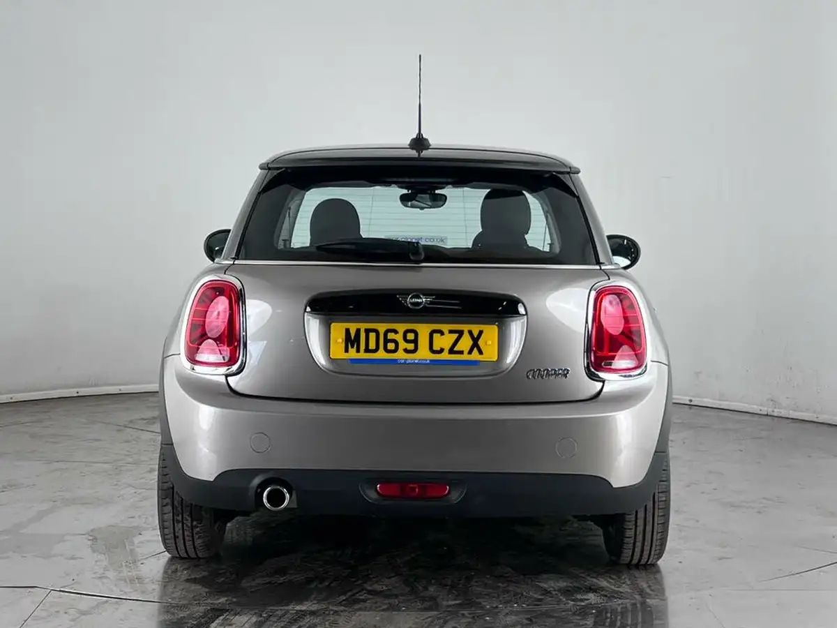 2020-mini-cooper-15-cooper-classic-hatchback-3d-big-4