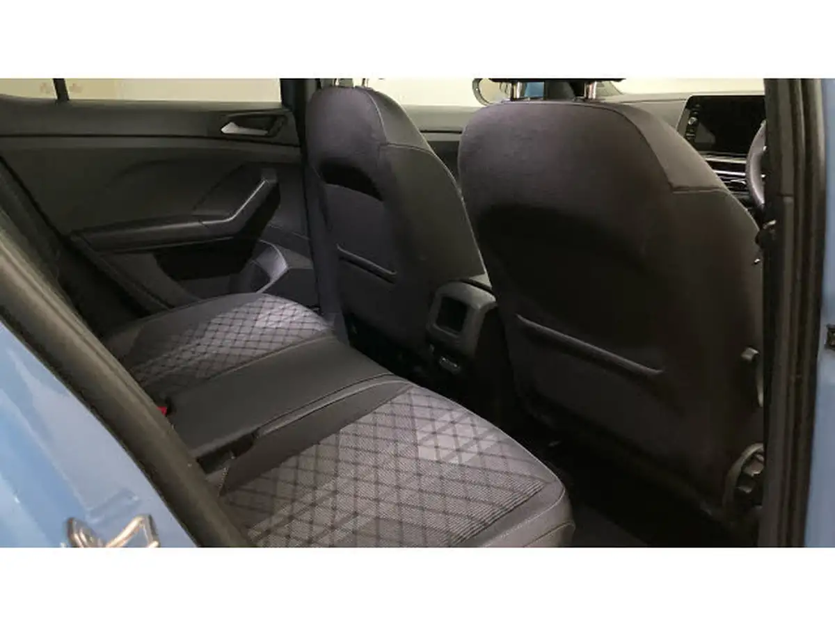 2025-volkswagen-t-cross-10-tsi-r-line-big-34