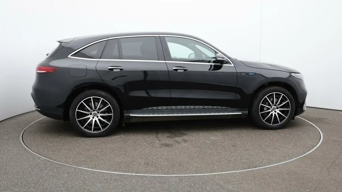 2022-mercedes-benz-eqc-e-eqc-400-amg-line-big-8