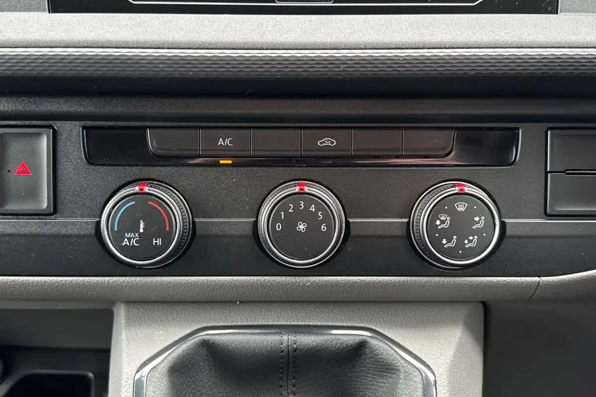 2024-volkswagen-transporter-big-21