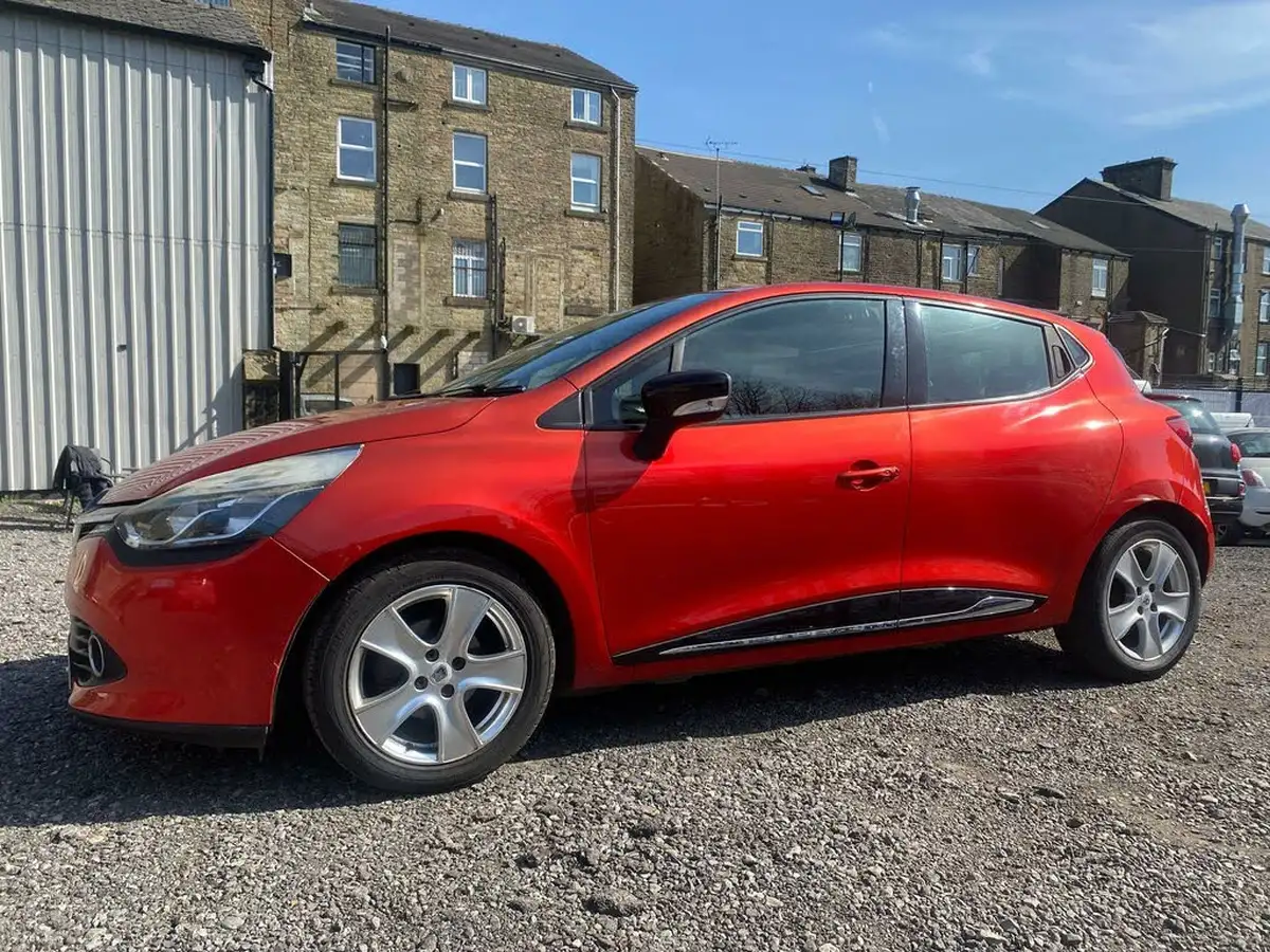 2013-renault-clio-12-dynamique-big-8