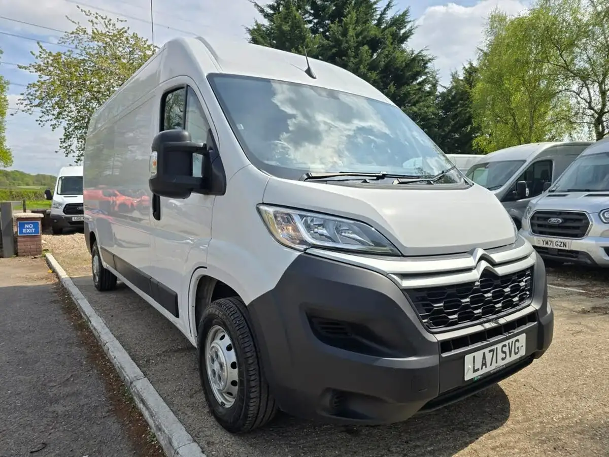 2022-citroen-relay-22bluehdi-35-l3h2-enterprise-panel-big-5