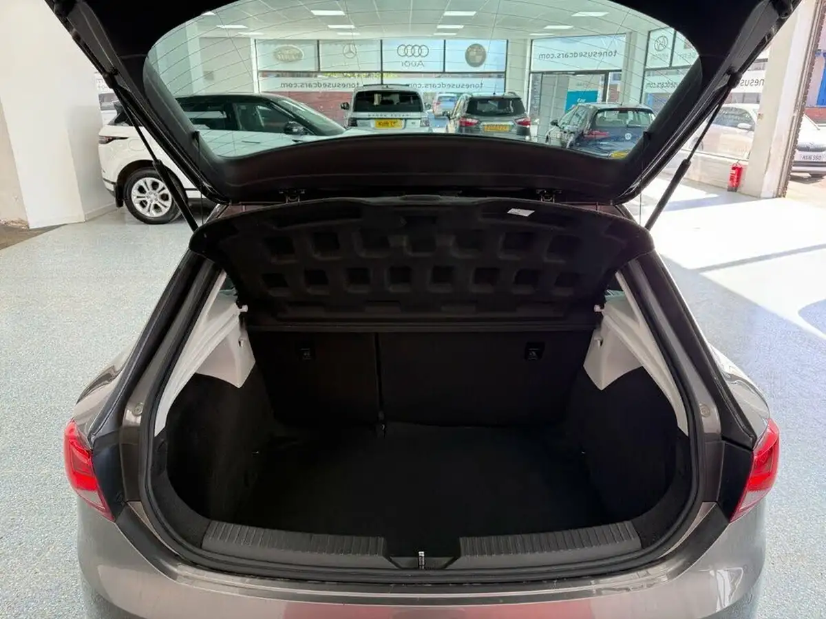 2016-seat-leon-14-fr-tech-pack-ecotsi-sportcoupe-3d-1390cc-dsg-big-7