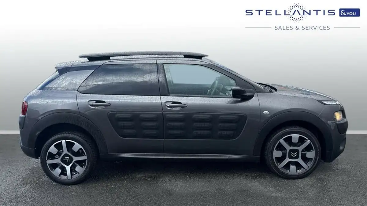 2017-citroen-c4-cactus-12-puretech-flair-82ps-ss-etg-big-1