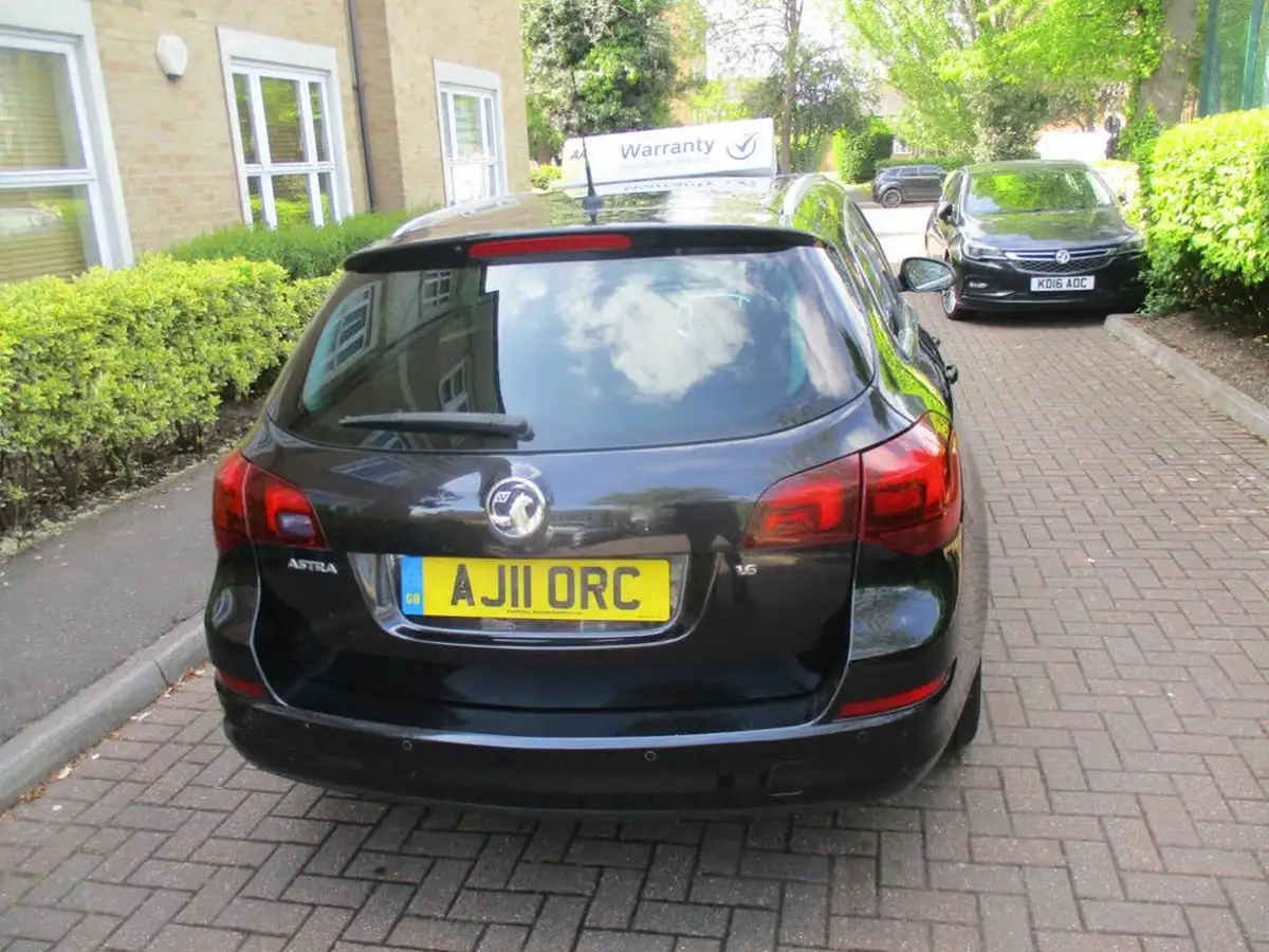2011-vauxhall-astra-16-sri-vvt-16v-115ps-estate-5d-auto-big-6