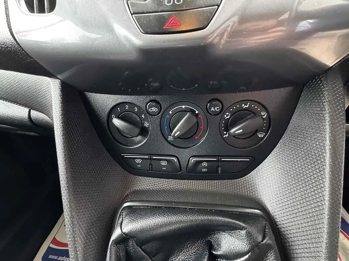 2017-ford-transit-connect-15tdci-l2-240-limited-big-35