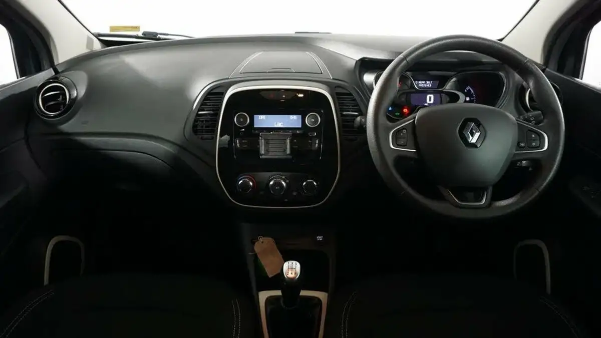 2019-renault-captur-09-tce-play-big-12