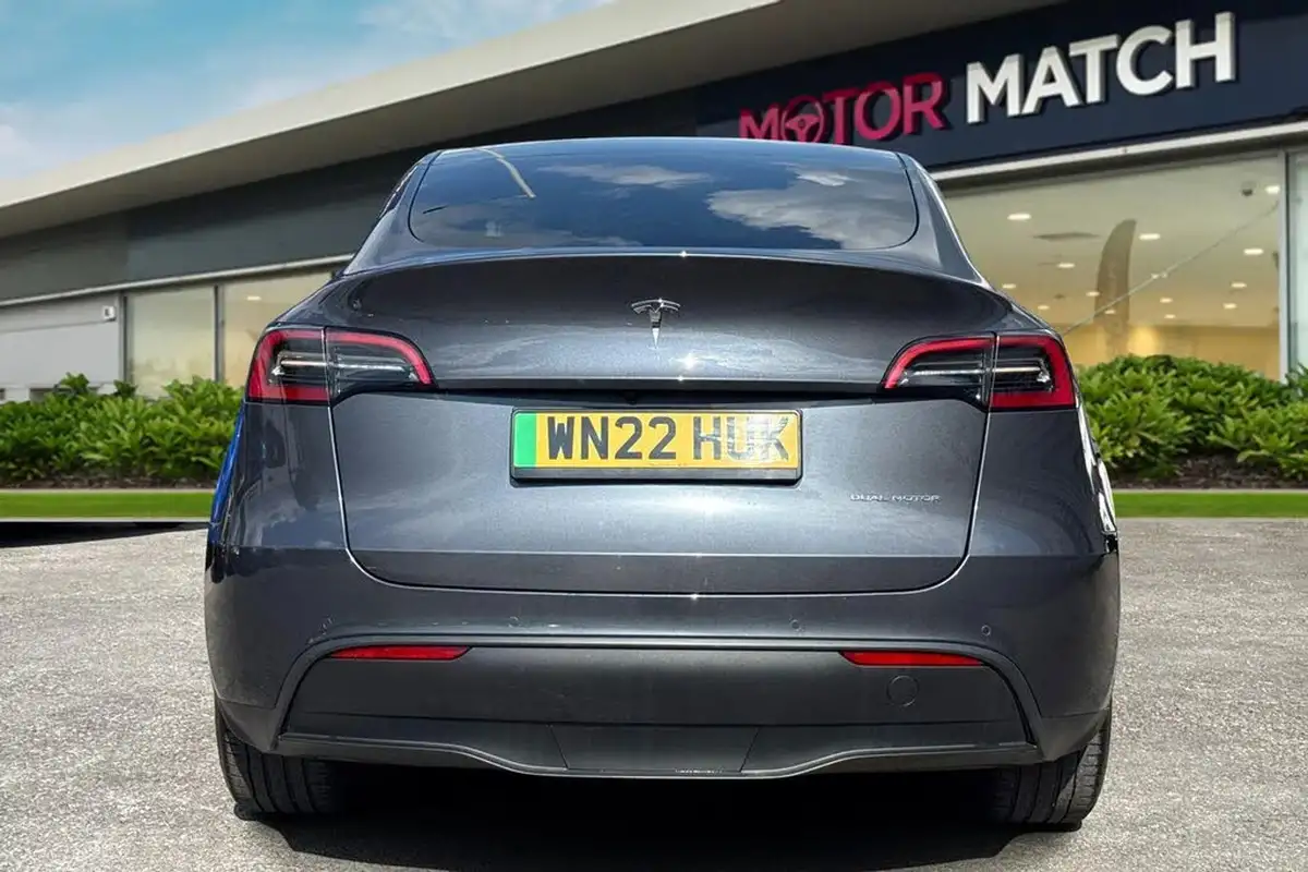 2022-tesla-model-y-e-long-range-big-3
