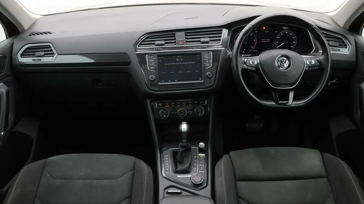 2017-volkswagen-tiguan-20tdi-sel-190ps-4motion-bmt-ss-dsg-big-13