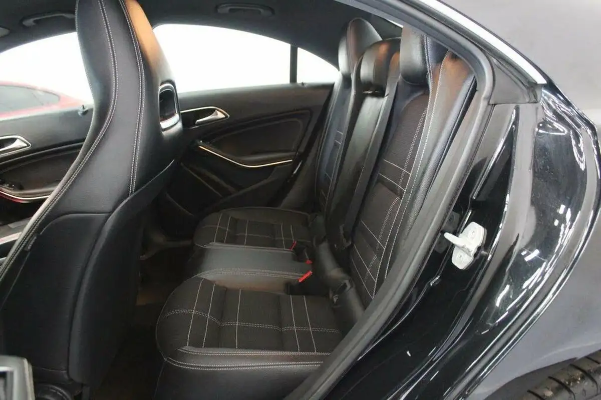 2015-mercedes-benz-cla-21cdi-cla-200-sport-136bhp-ss-coupe-4d-big-47