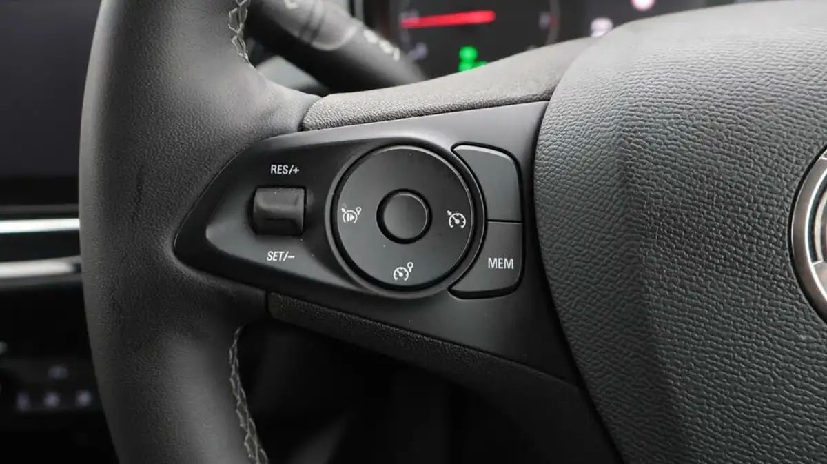2023-vauxhall-corsa-12i-design-big-22