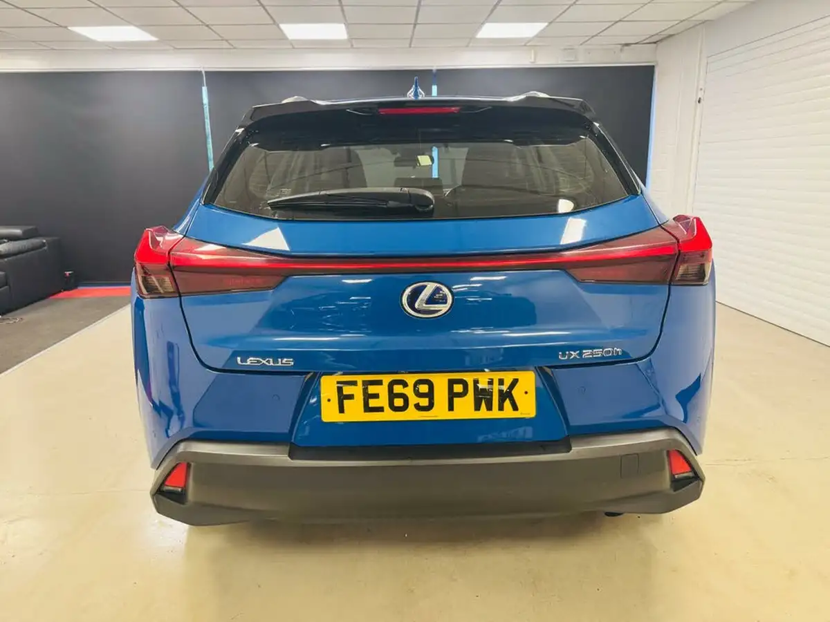 2019-lexus-ux-250h-20-ux-premium-pack-with-navigation-big-4