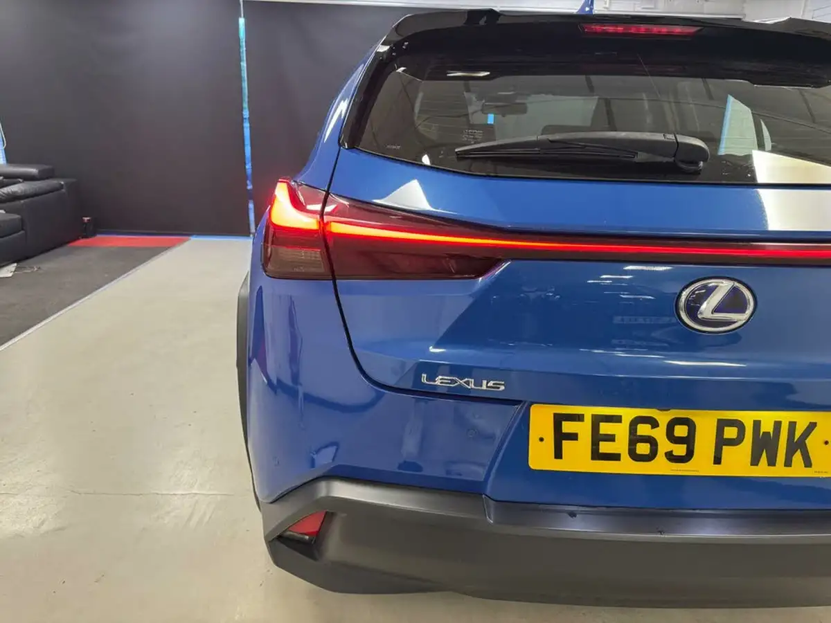 2019-lexus-ux-250h-20-ux-premium-pack-with-navigation-big-28