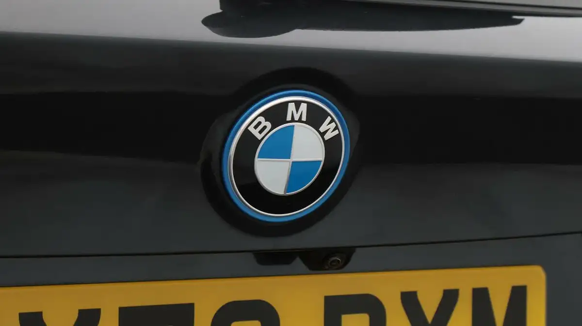 2022-bmw-ix3-e-m-sport-big-23