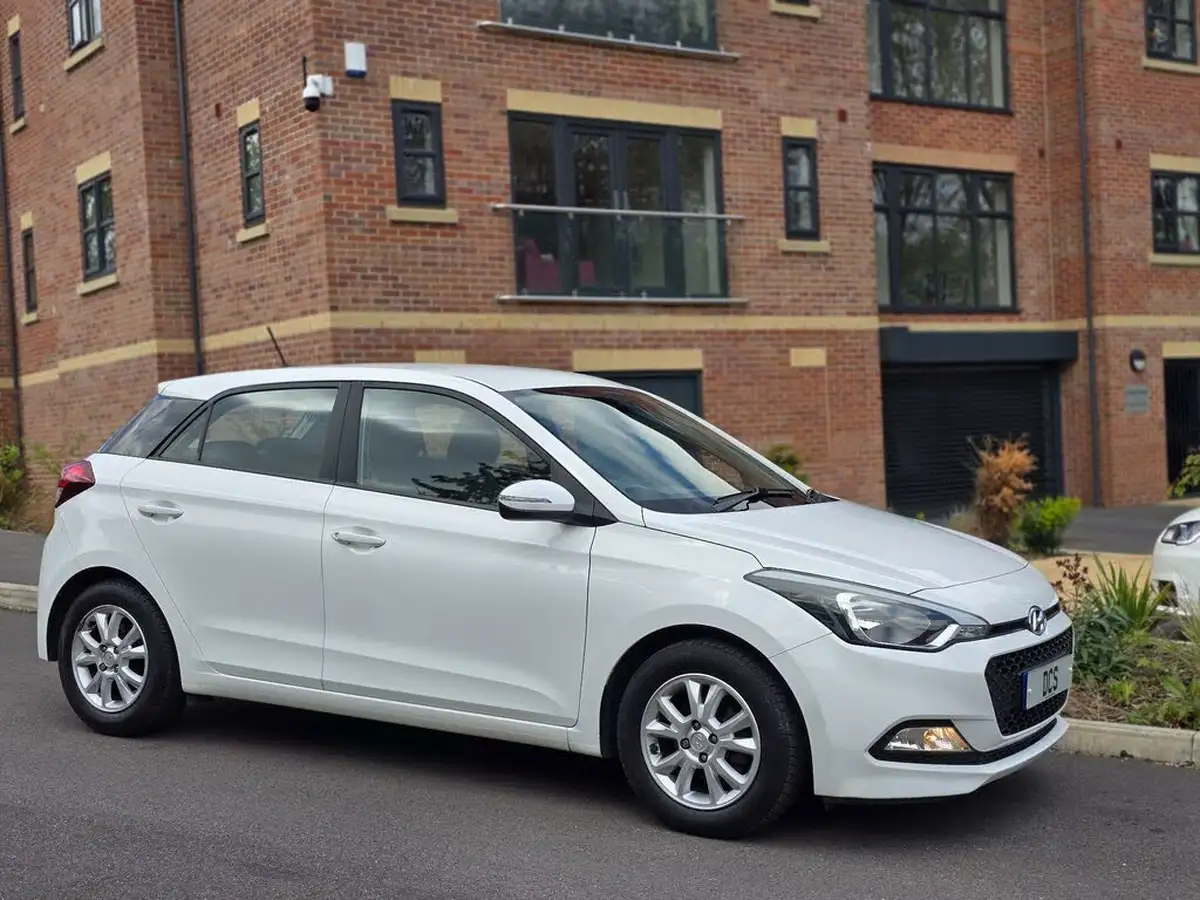 2016-hyundai-i20-12-se-hatchback-5d-big-3