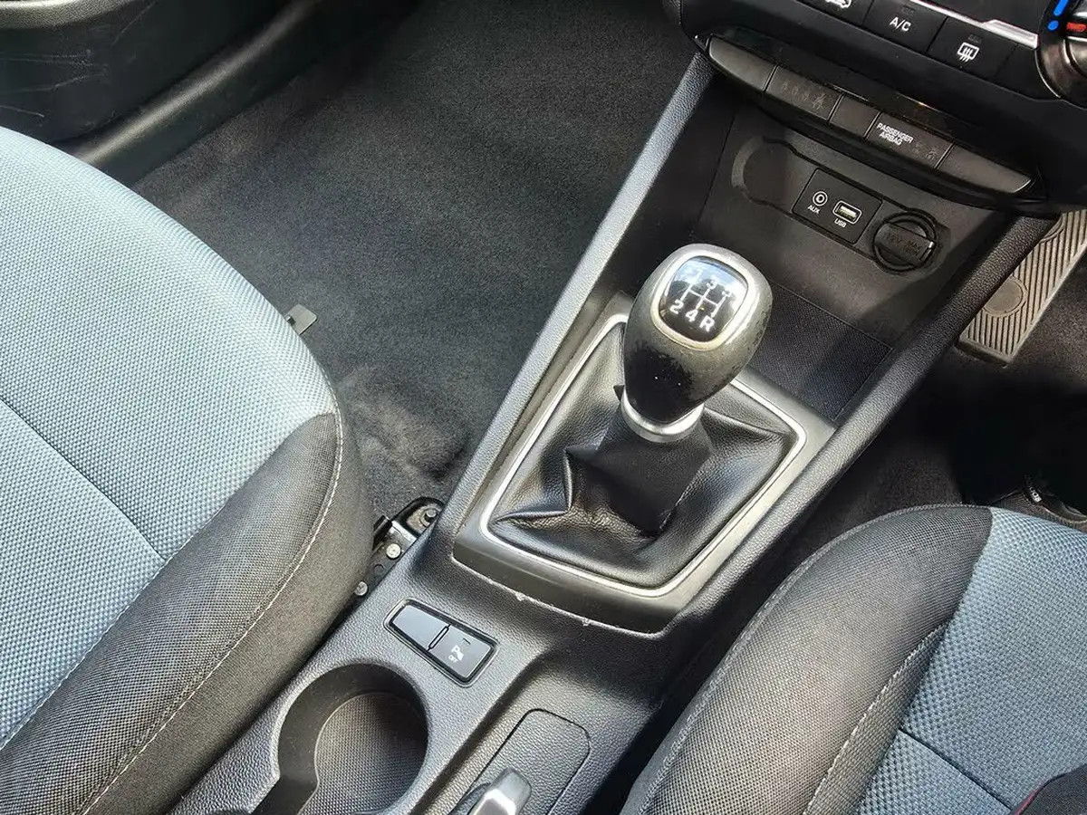 2016-hyundai-i20-12-se-hatchback-5d-big-27