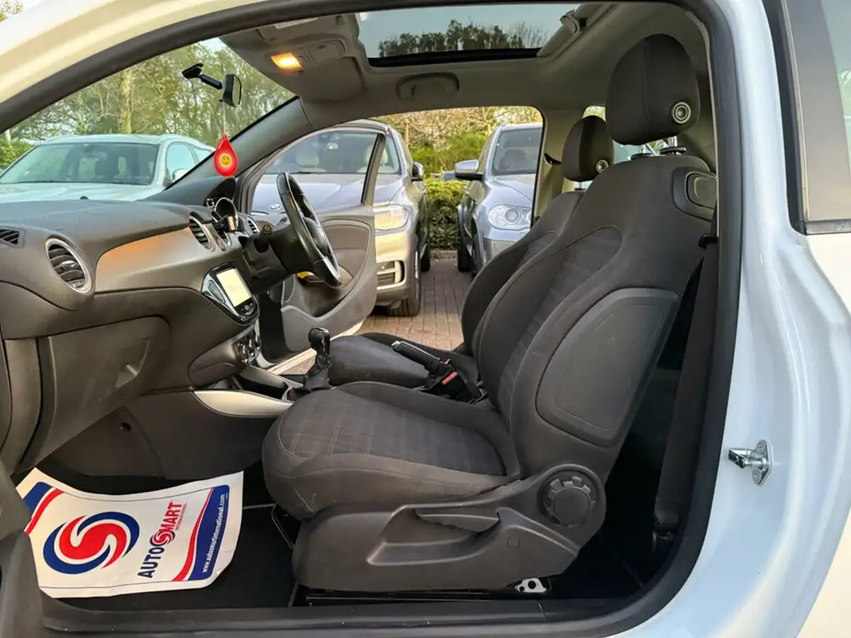2014-vauxhall-adam-12-glam-big-19