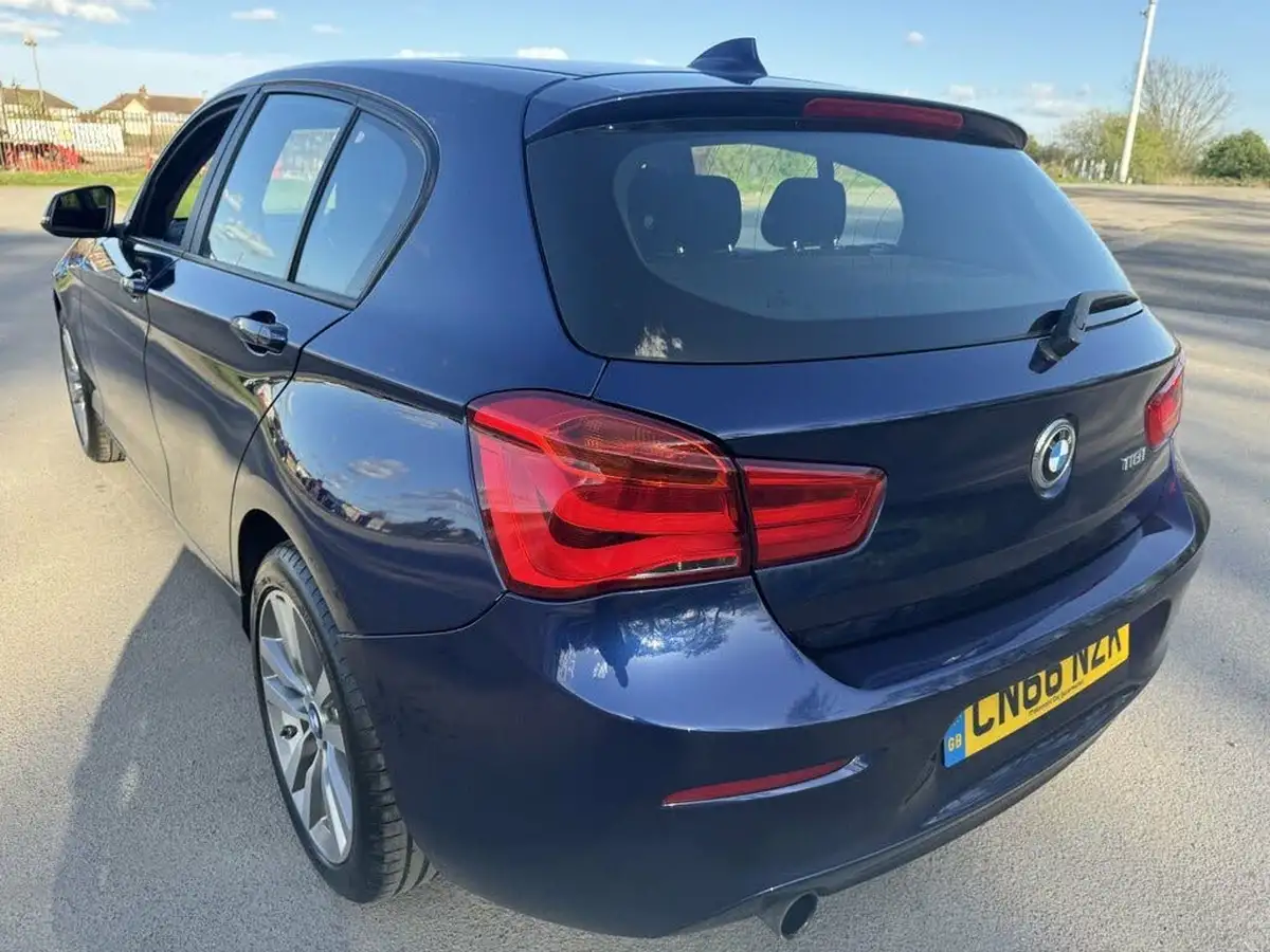 2016-bmw-1-series-15-118i-sport-5d-big-33