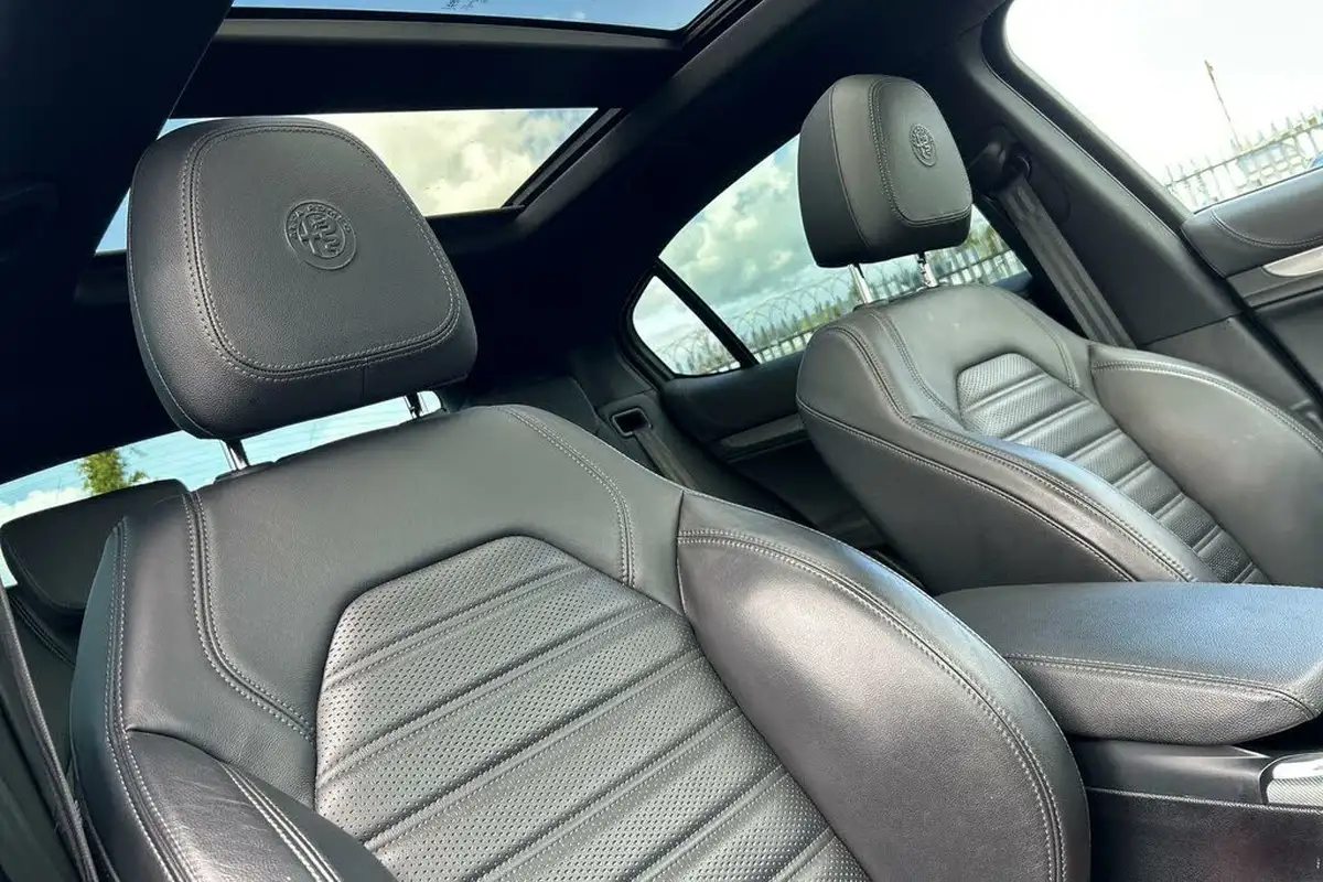 2020-alfa-romeo-stelvio-20-veloce-big-9