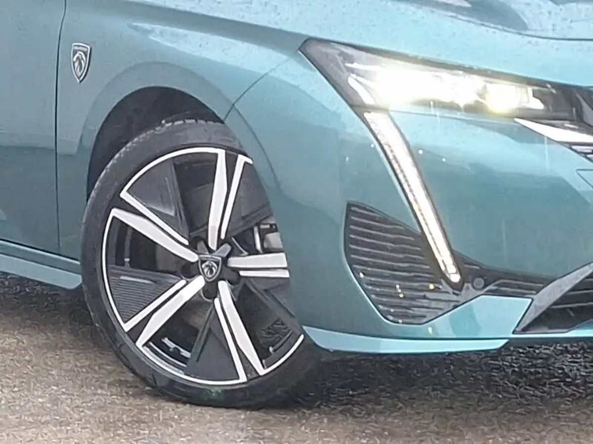 2024-peugeot-308-sw-16-puretech-gt-225ps-big-8
